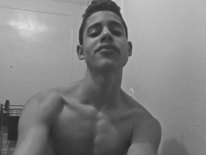 C2101161-1365663549large